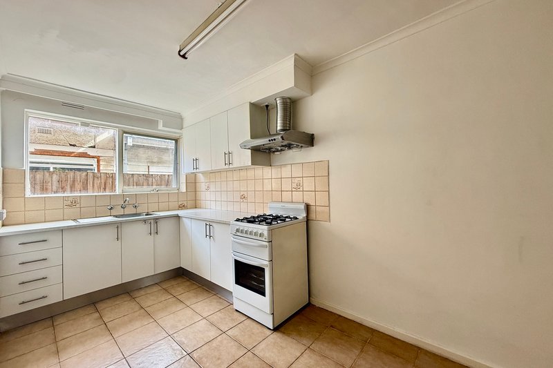 Photo - 3/2 Adelaide Street, Murrumbeena VIC 3163 - Image 5