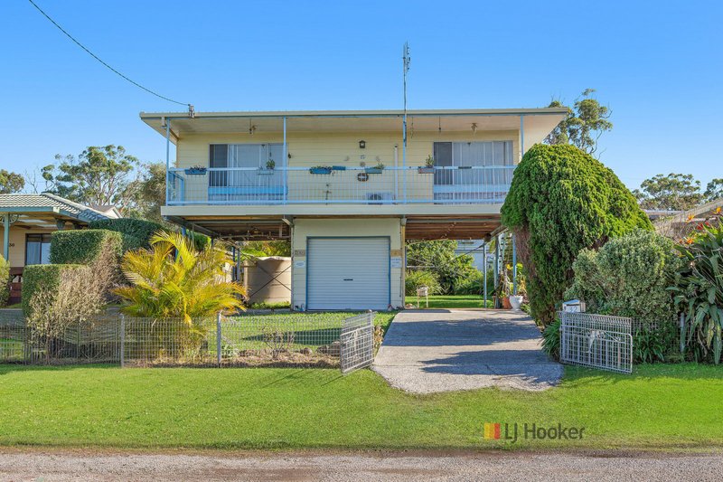 Photo - 32 Alan Avenue, Charmhaven NSW 2263 - Image 1