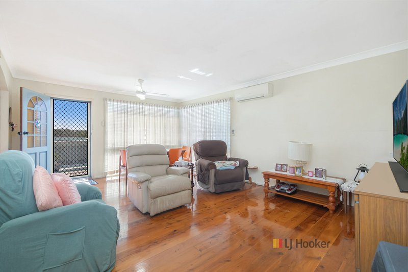 Photo - 32 Alan Avenue, Charmhaven NSW 2263 - Image 3