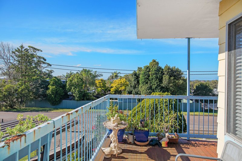 Photo - 32 Alan Avenue, Charmhaven NSW 2263 - Image 9