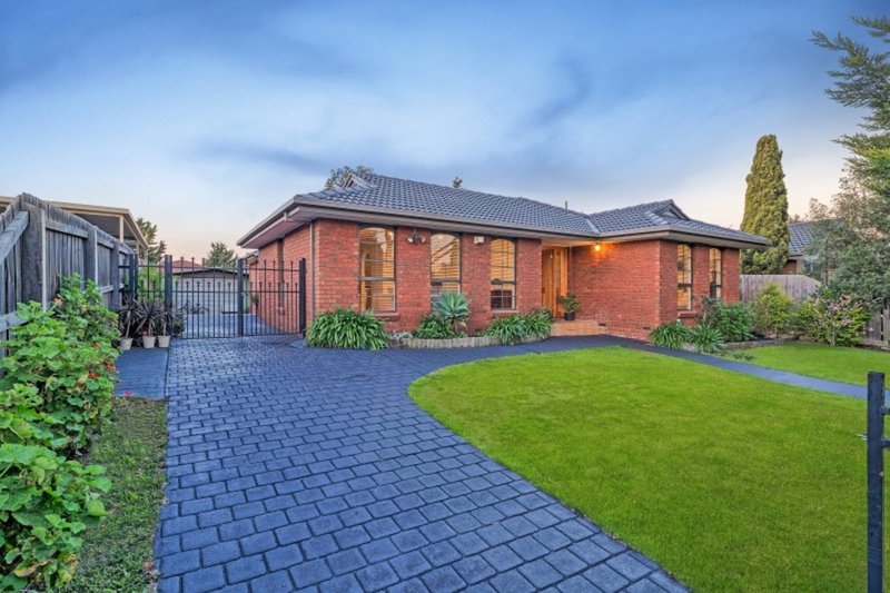 32 Aldershot Drive, Keilor Downs VIC 3038