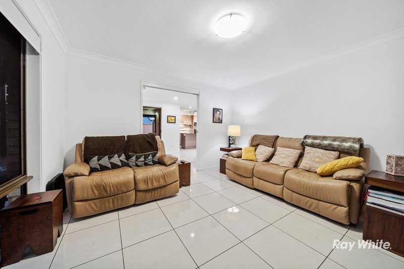 Photo - 32 Allamanda Drive, Daisy Hill QLD 4127 - Image 5