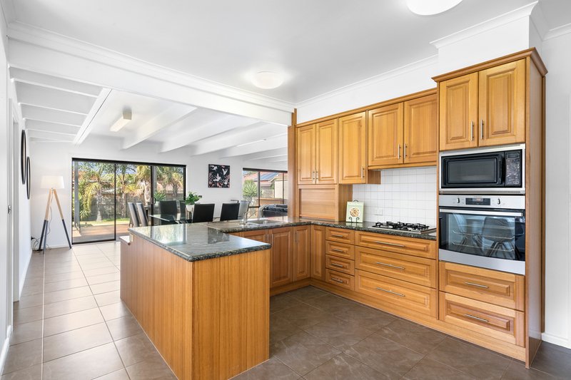 Photo - 32 Almurta Road, Bentleigh East VIC 3165 - Image 3