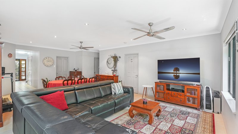 Photo - 32 Altona Street, Bentley Park QLD 4869 - Image 6