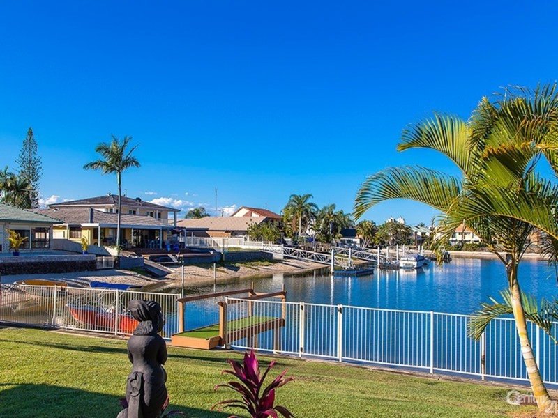 Photo - 32 Amarina Avenue, Mooloolaba QLD 4557 - Image 4