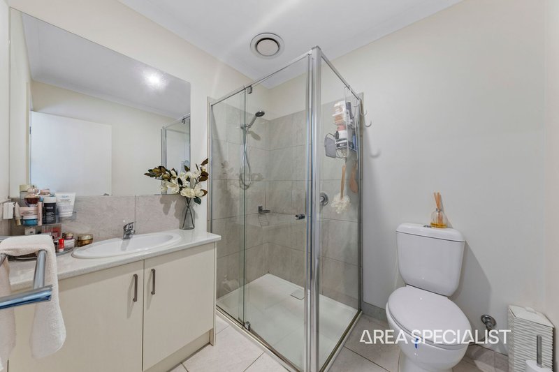 Photo - 32 Armidale Drive, Pakenham VIC 3810 - Image 11