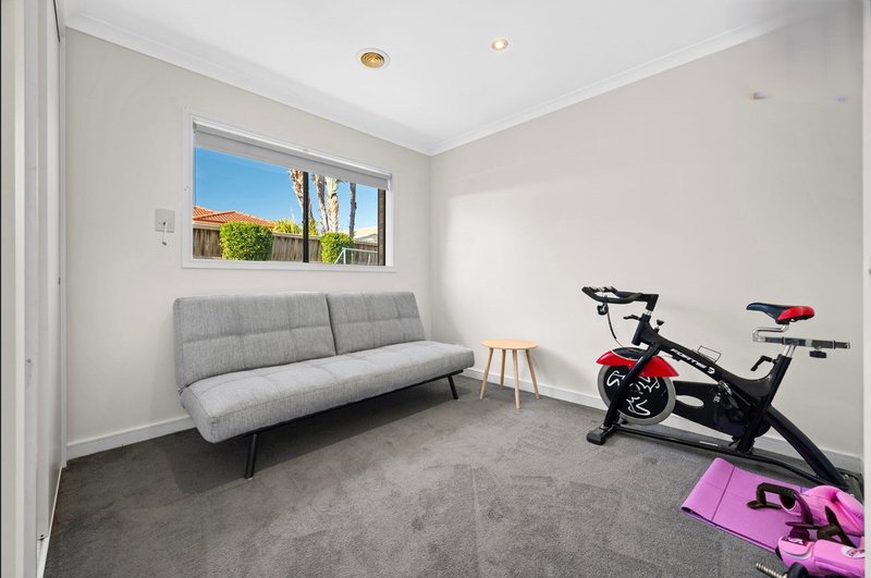 Photo - 32 Arnolds Creek Boulevard, Harkness VIC 3337 - Image 9