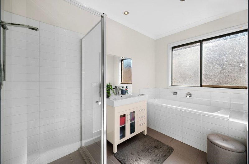 Photo - 32 Arnolds Creek Boulevard, Harkness VIC 3337 - Image 13