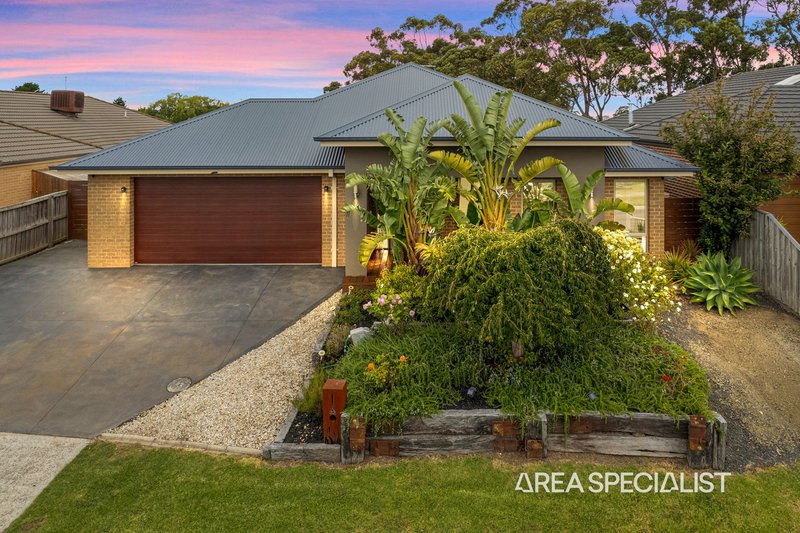 Photo - 32 Arthur Phillip Drive, Pakenham VIC 3810 - Image 2