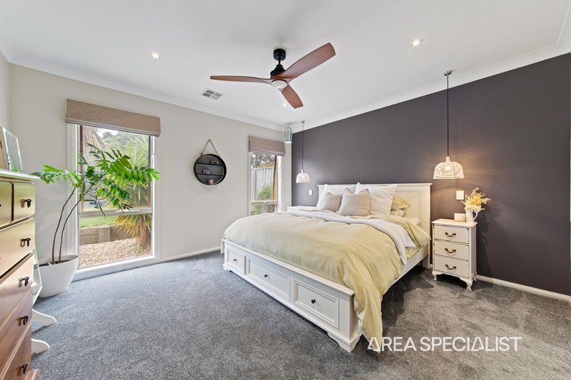 Photo - 32 Arthur Phillip Drive, Pakenham VIC 3810 - Image 8