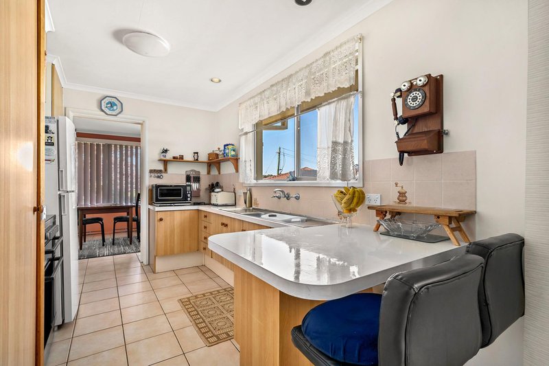 Photo - 32 Balamara Street, Giralang ACT 2617 - Image 6