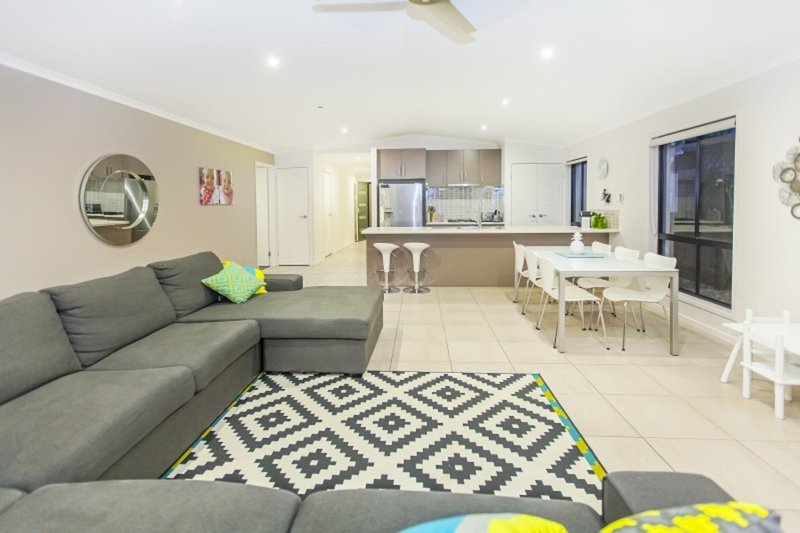 Photo - 32 Ballyalla Crescent, Warner QLD 4500 - Image 11