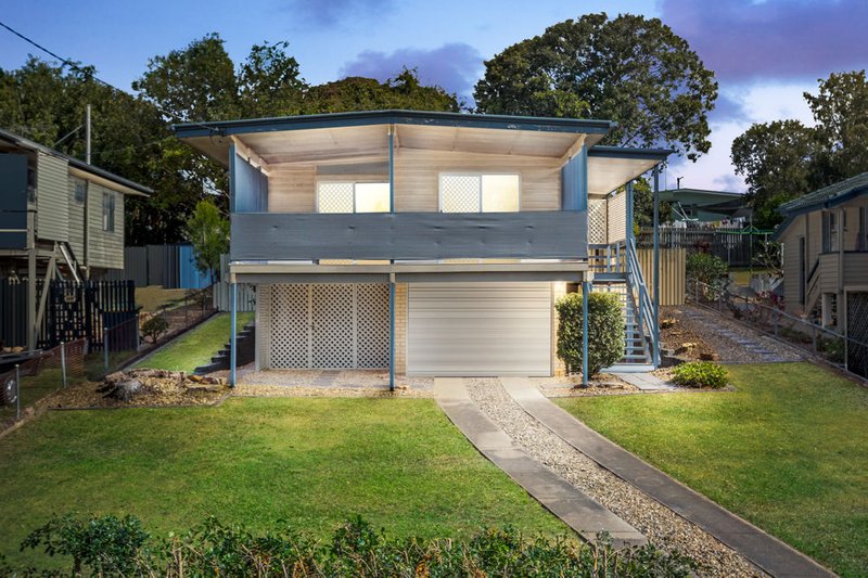 Photo - 32 Bargo Street, Arana Hills QLD 4054 - Image 2