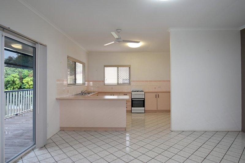 Photo - 32 Barney Street, Barney Point QLD 4680 - Image 3