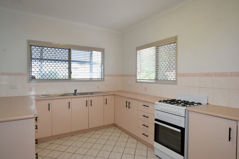 Photo - 32 Barney Street, Barney Point QLD 4680 - Image 5