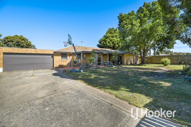 Photo - 32 Barrington Drive, Pakenham VIC 3810 - Image 2