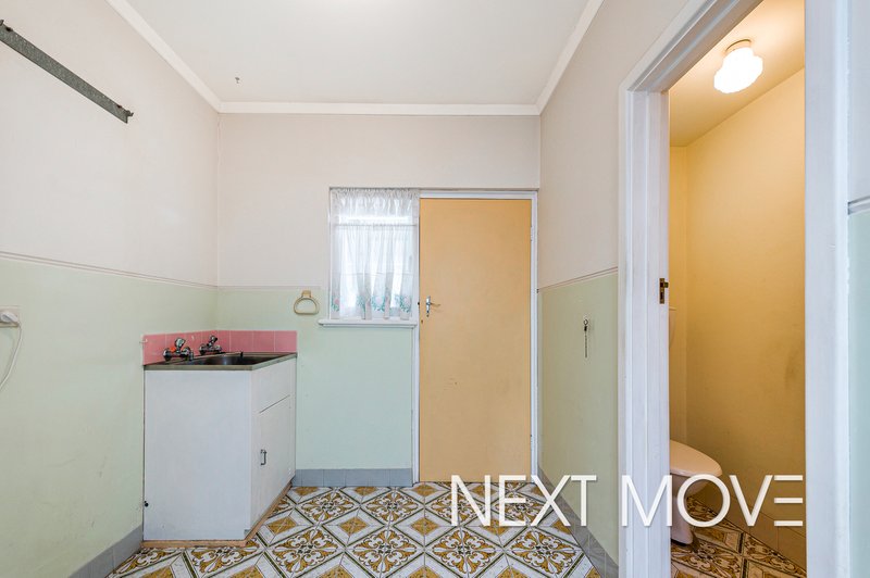 Photo - 32 Bawdan Street, Willagee WA 6156 - Image 35