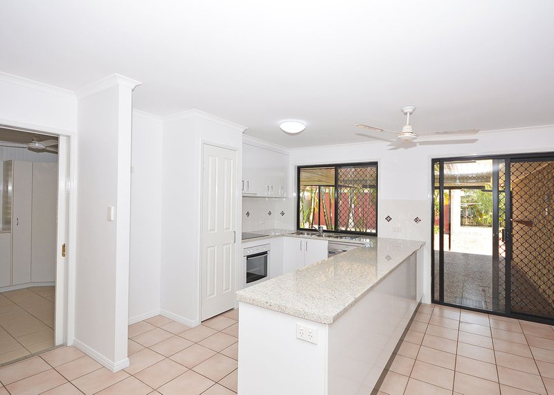 Photo - 32 Beach Drive, Burrum Heads QLD 4659 - Image 5