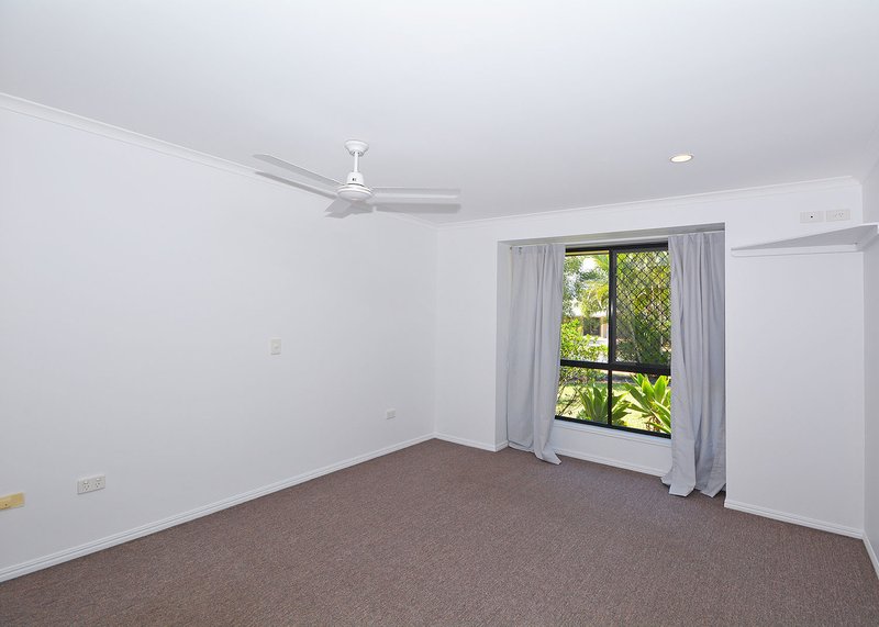 Photo - 32 Beach Drive, Burrum Heads QLD 4659 - Image 8