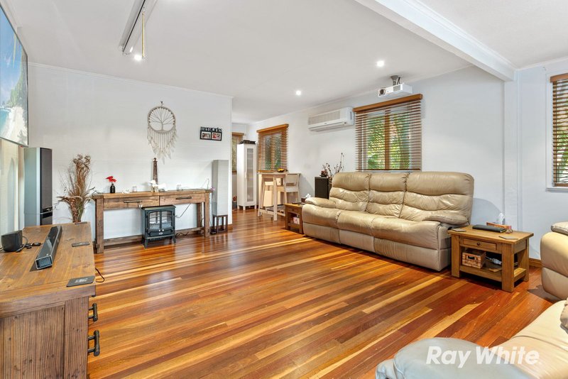 Photo - 32 Belcaro Street, Upper Mount Gravatt QLD 4122 - Image 4