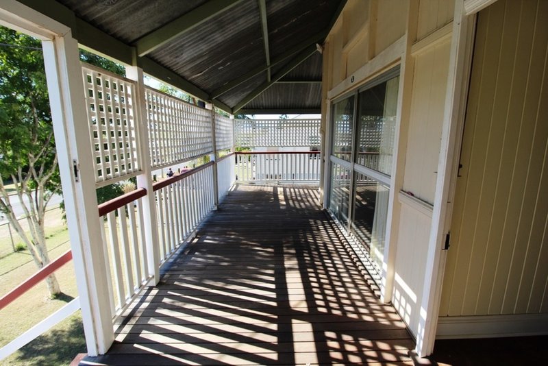 Photo - 32 Bellambi Street, Toogoolawah QLD 4313 - Image 4