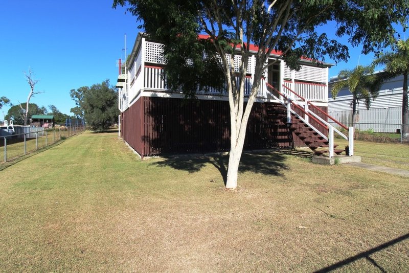 Photo - 32 Bellambi Street, Toogoolawah QLD 4313 - Image 16