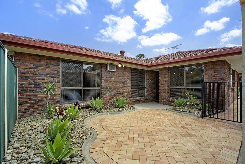 Photo - 32 Bennett Dr , Regents Park QLD 4118 - Image 4