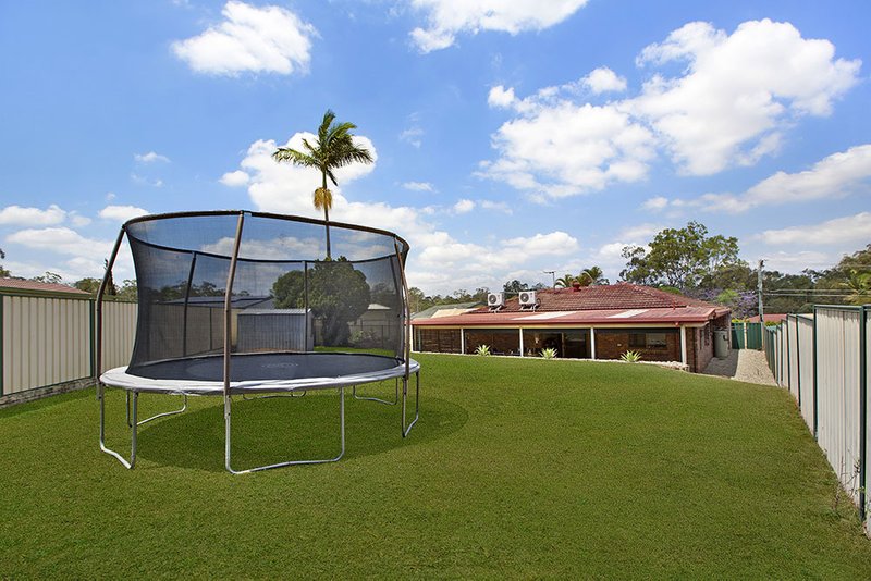 Photo - 32 Bennett Dr , Regents Park QLD 4118 - Image 16