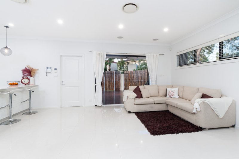 Photo - 32 Bentwood Terrace, Stanhope Gardens NSW 2768 - Image 4