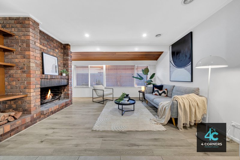 Photo - 32 Bernhardt Avenue, Hoppers Crossing VIC 3029 - Image 3