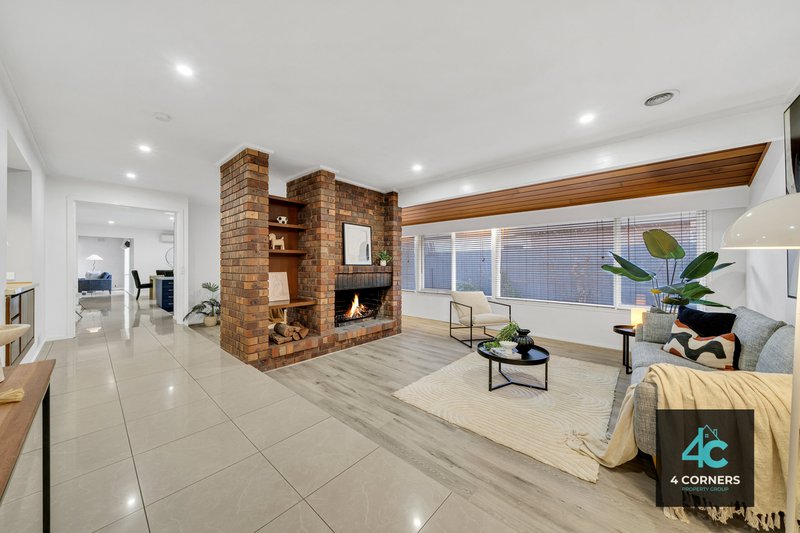 Photo - 32 Bernhardt Avenue, Hoppers Crossing VIC 3029 - Image 4