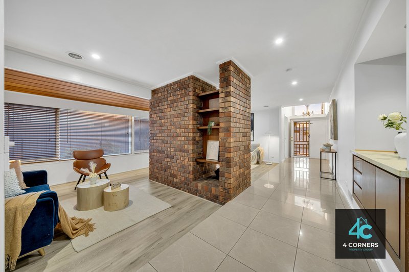 Photo - 32 Bernhardt Avenue, Hoppers Crossing VIC 3029 - Image 5