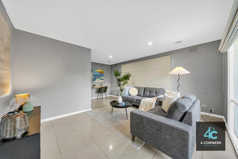 Photo - 32 Bernhardt Avenue, Hoppers Crossing VIC 3029 - Image 9