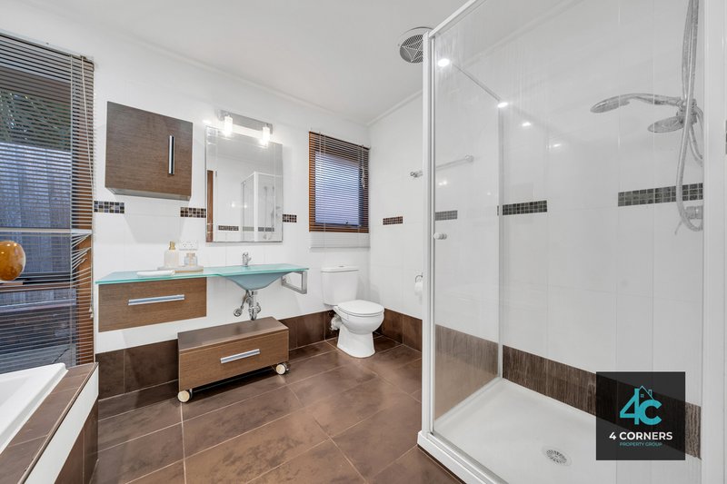 Photo - 32 Bernhardt Avenue, Hoppers Crossing VIC 3029 - Image 16
