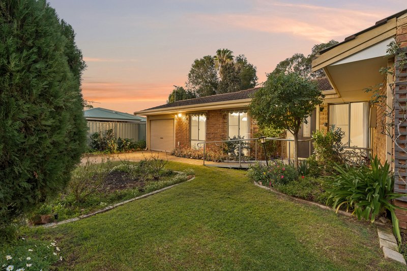 Photo - 32 Bibra Drive, Bibra Lake WA 6163 - Image 1