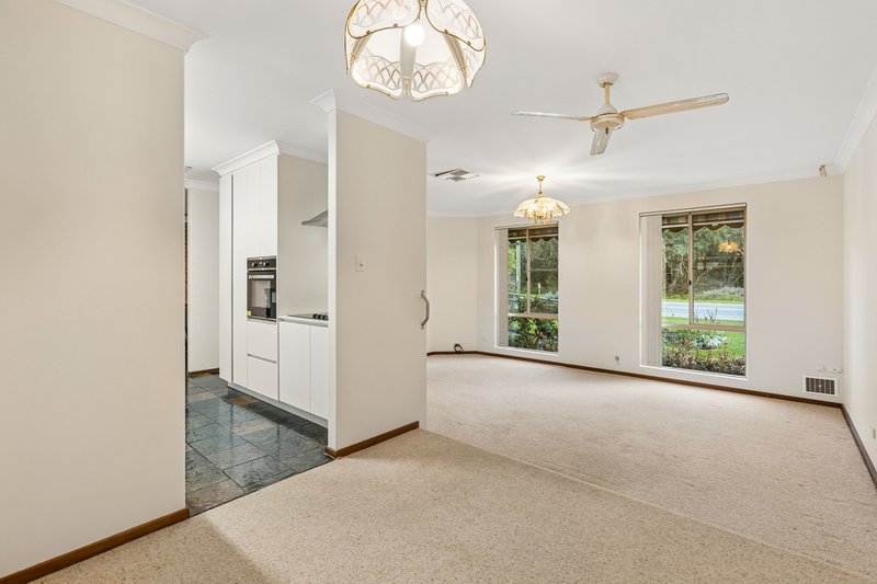 Photo - 32 Bibra Drive, Bibra Lake WA 6163 - Image 6