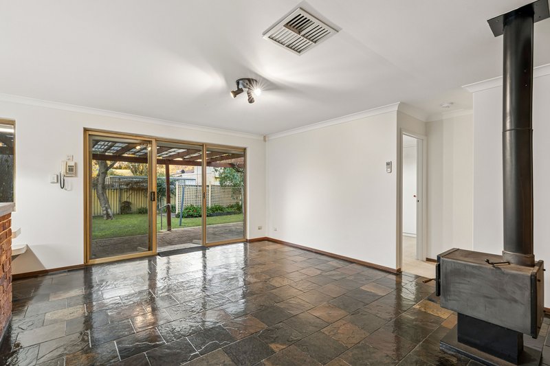 Photo - 32 Bibra Drive, Bibra Lake WA 6163 - Image 14