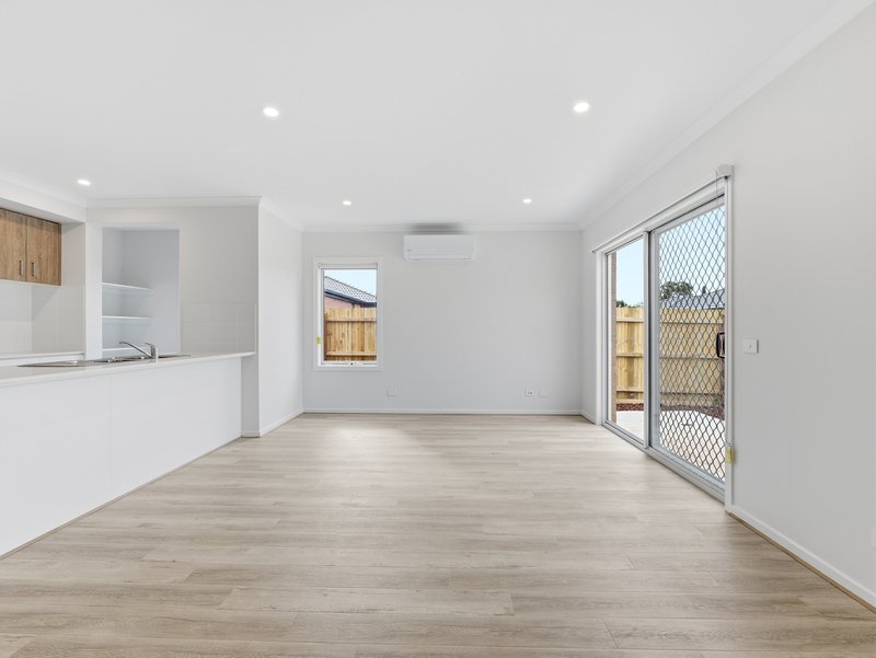 Photo - 32 Bindaree Drive, Melton South VIC 3338 - Image 2