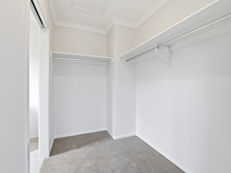 Photo - 32 Bindaree Drive, Melton South VIC 3338 - Image 17