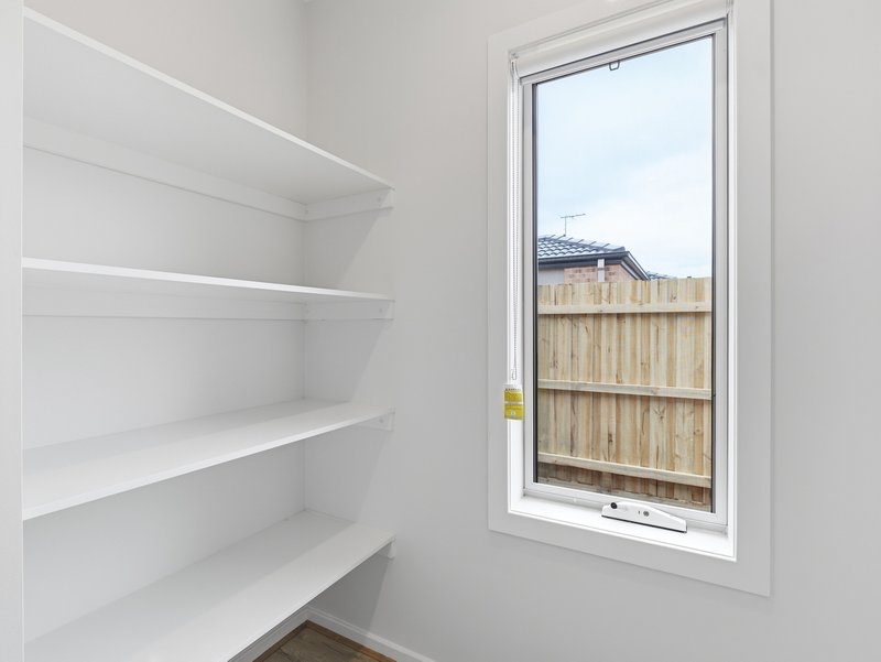 Photo - 32 Bindaree Drive, Melton South VIC 3338 - Image 19