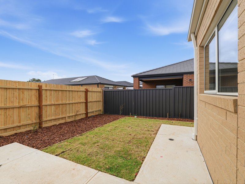 Photo - 32 Bindaree Drive, Melton South VIC 3338 - Image 27