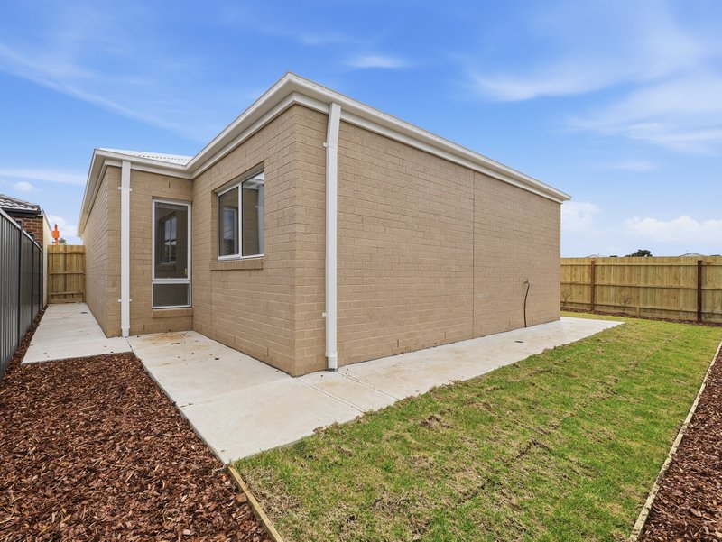 Photo - 32 Bindaree Drive, Melton South VIC 3338 - Image 29