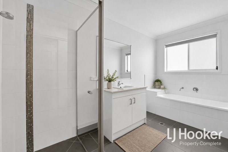 Photo - 32 Biron Street, Yarrabilba QLD 4207 - Image 12