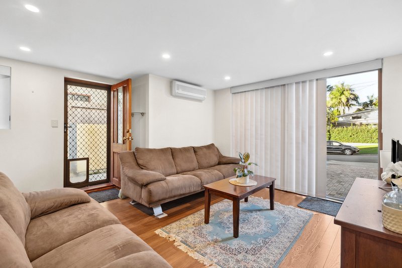 Photo - 32 Bix Road, Dee Why NSW 2099 - Image 2