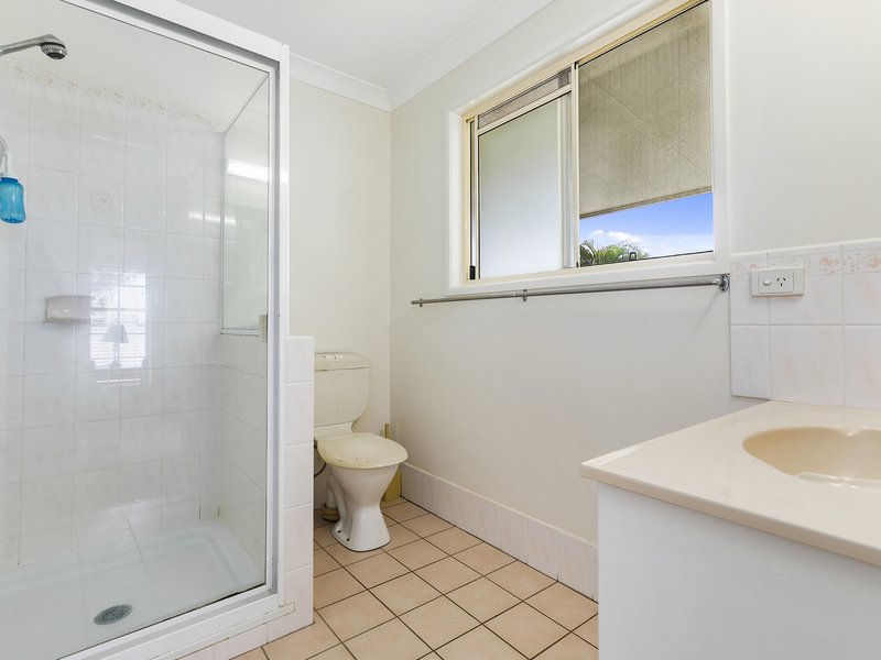 Photo - 32 Bombala Cres , Rainbow Beach QLD 4581 - Image 13