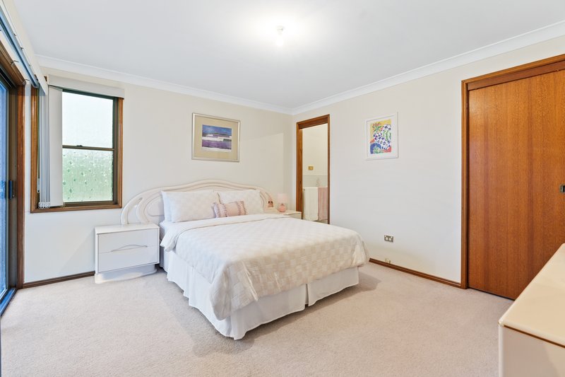 Photo - 32 Boronia Road, Bossley Park NSW 2176 - Image 9