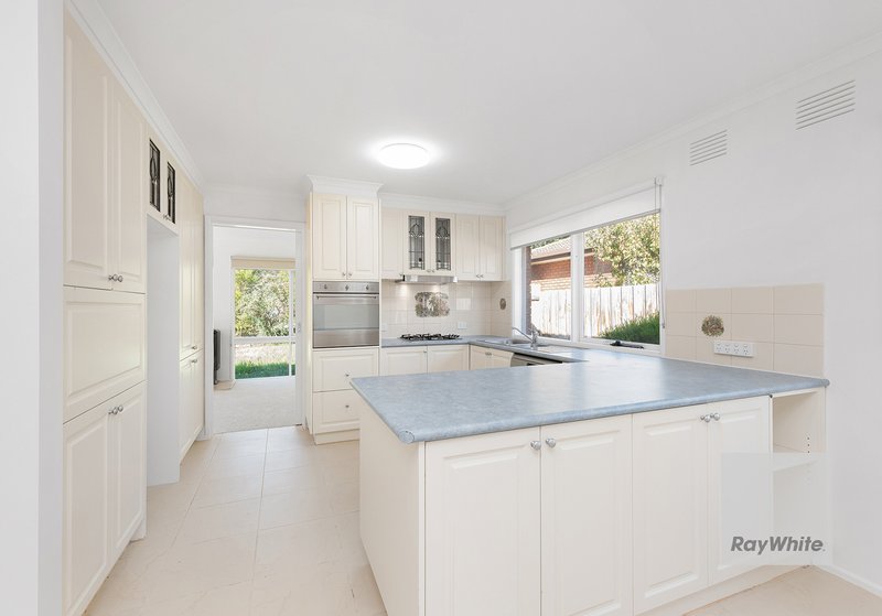 Photo - 32 Boston Crescent, Keilor Downs VIC 3038 - Image 3