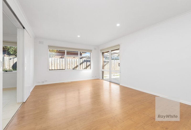 Photo - 32 Boston Crescent, Keilor Downs VIC 3038 - Image 5