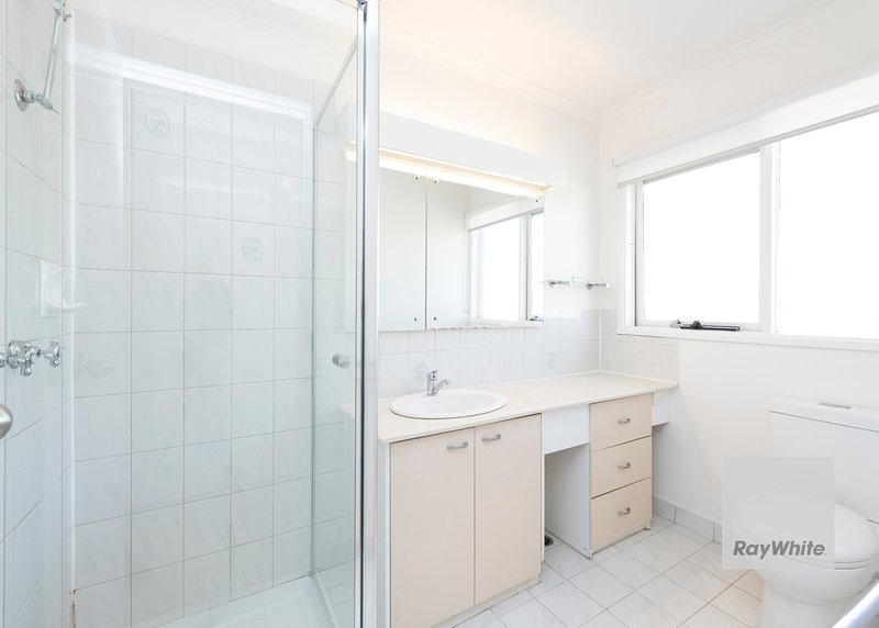 Photo - 32 Boston Crescent, Keilor Downs VIC 3038 - Image 8