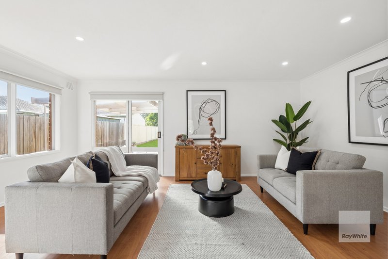 Photo - 32 Boston Crescent, Keilor Downs VIC 3038 - Image 3